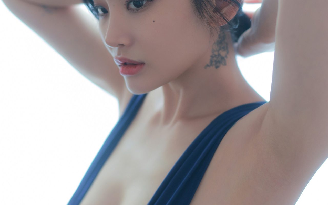 sula-첼설아,-photobook-‘navy-bodysuit’-set.02